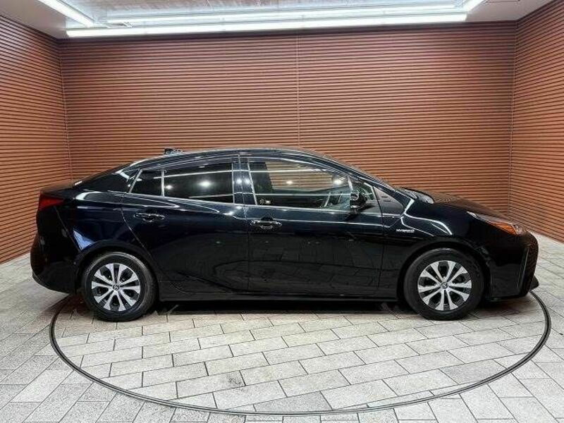 PRIUS-17