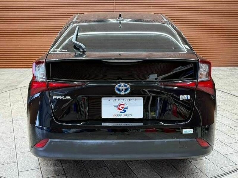 PRIUS-18