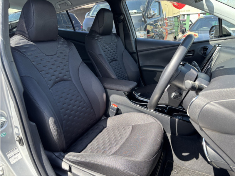 PRIUS PHV