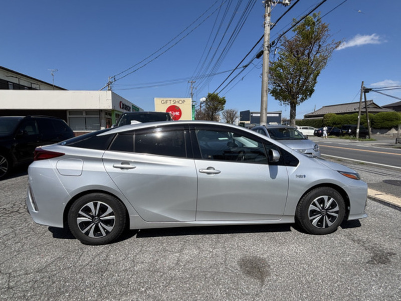PRIUS PHV