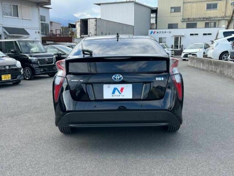 PRIUS-13