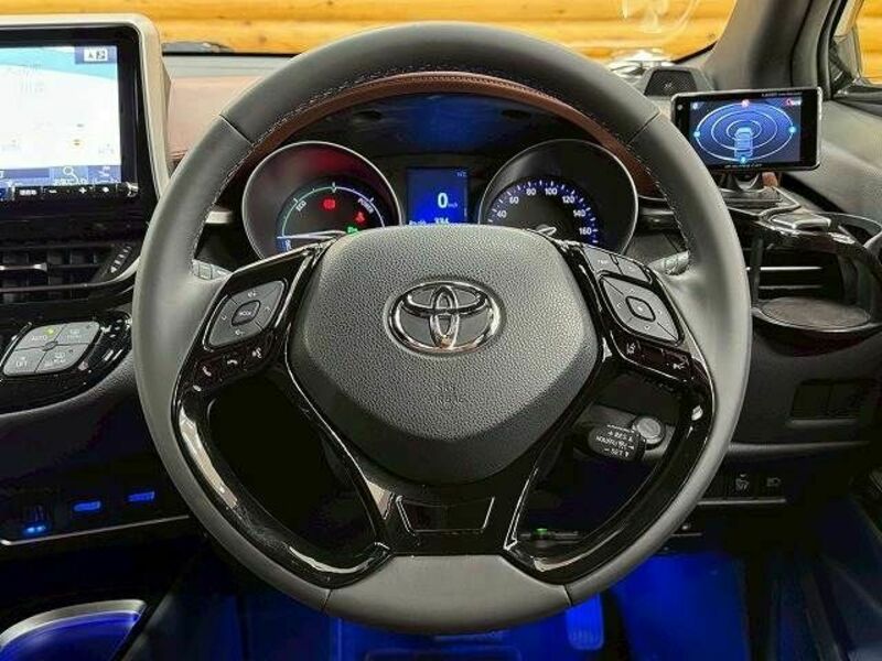 C-HR-12