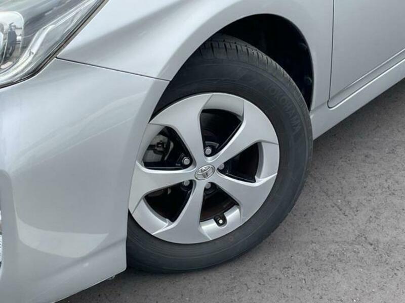 PRIUS-12