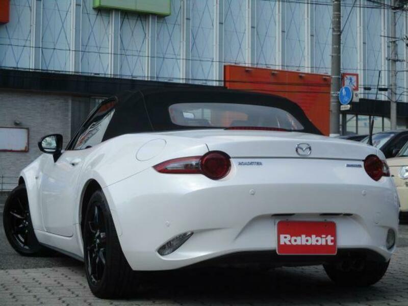 ROADSTER-1