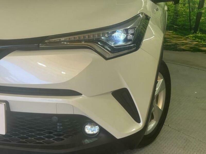 C-HR-11