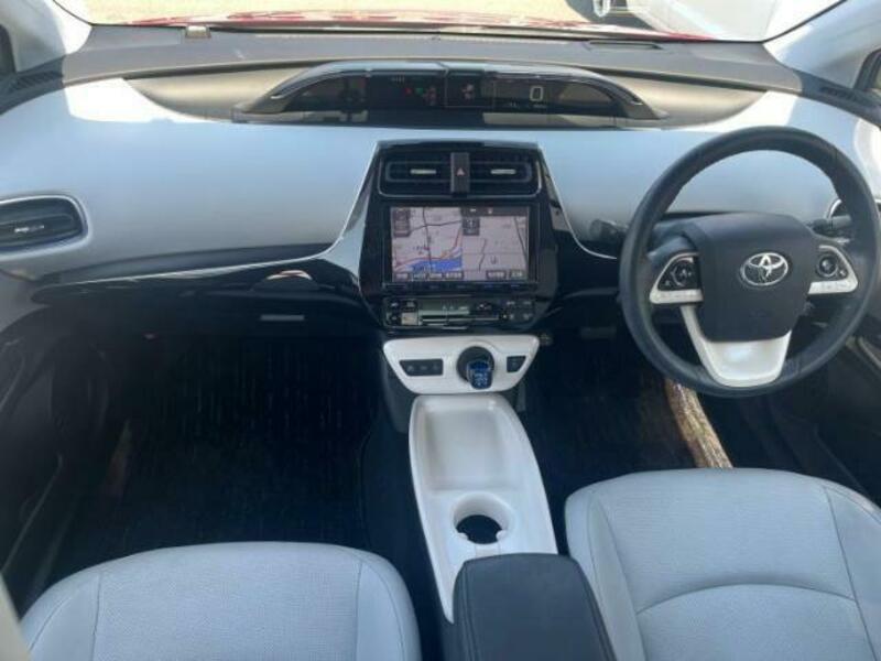 PRIUS-8