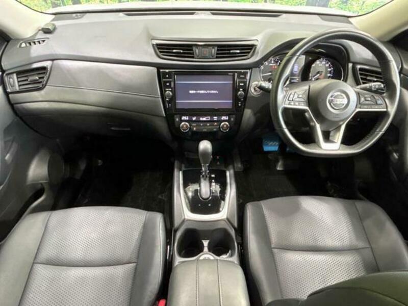 X-TRAIL-1