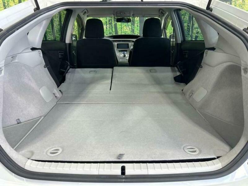 PRIUS-11