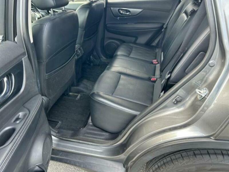 X-TRAIL-7