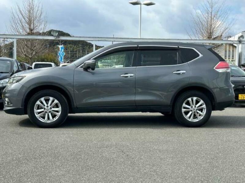 X-TRAIL-1