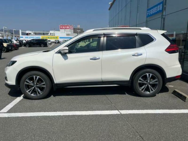 X-TRAIL-1