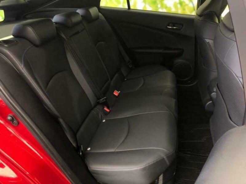 PRIUS-4