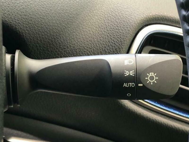 PRIUS-11