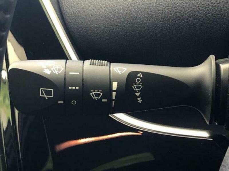 PRIUS-12
