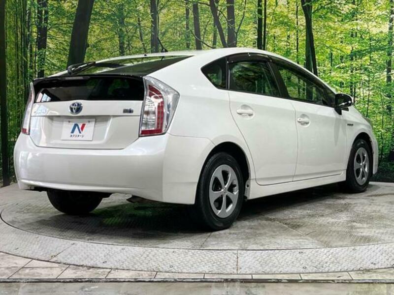 PRIUS-16