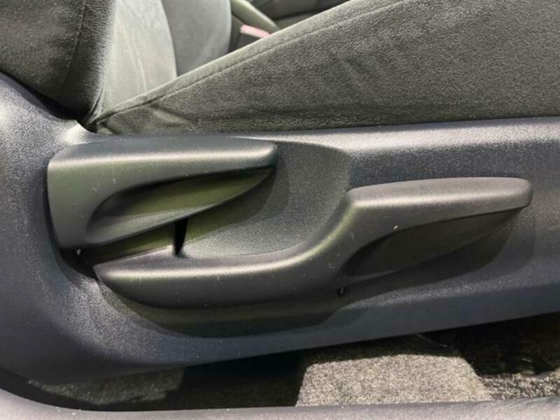PRIUS-6