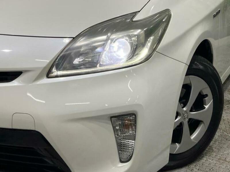 PRIUS-11