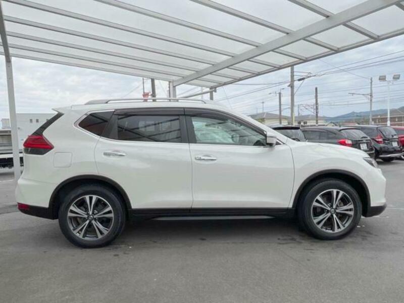 X-TRAIL-17