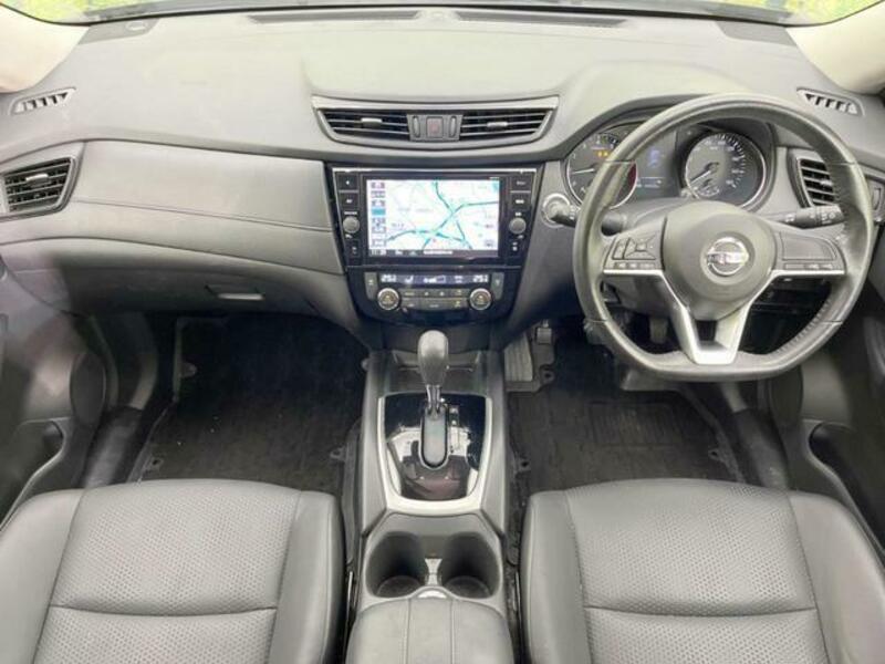 X-TRAIL-1