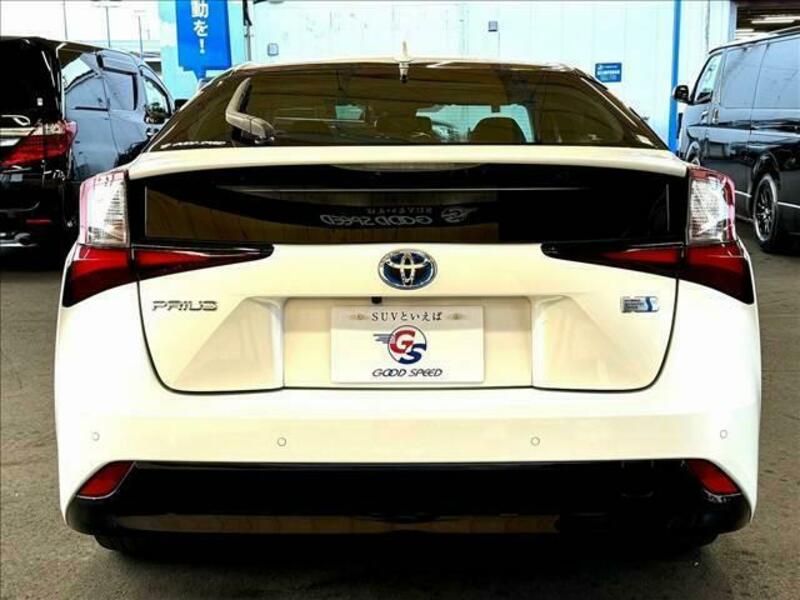 PRIUS-16
