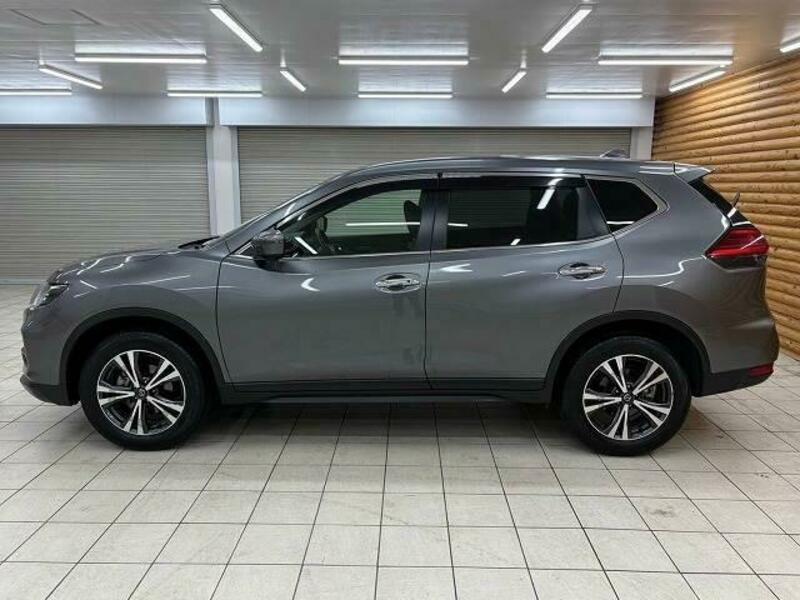 X-TRAIL-17
