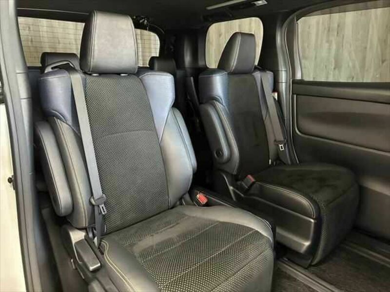 VELLFIRE-10