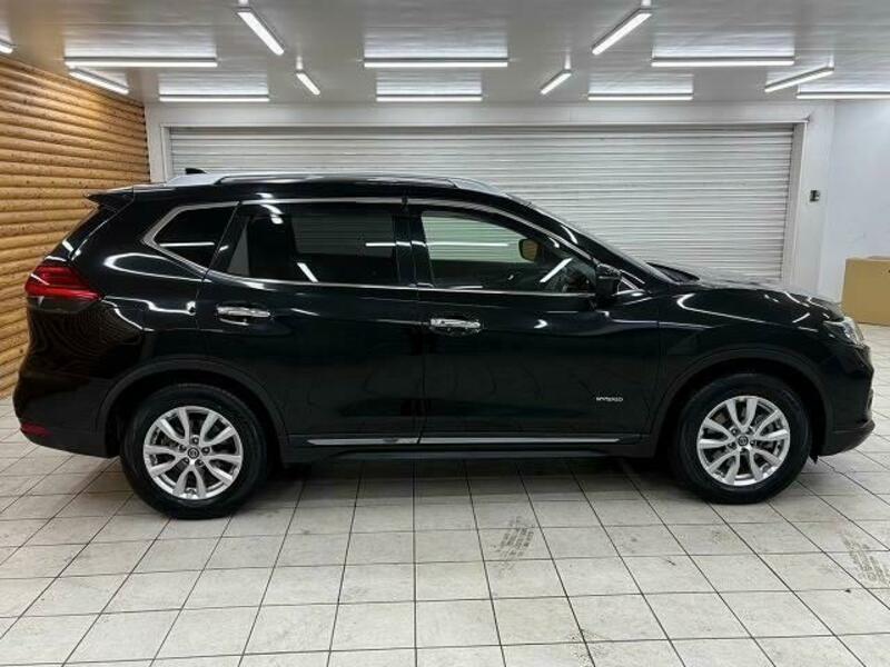 X-TRAIL-17