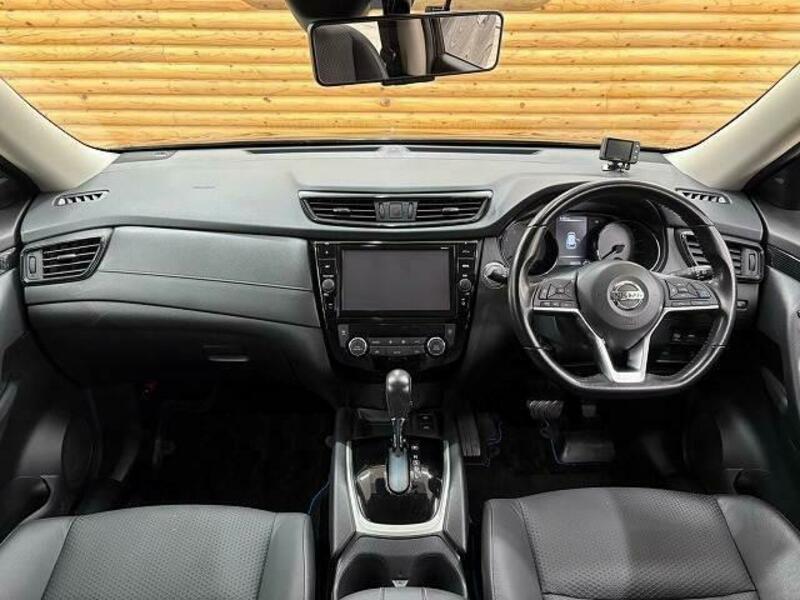 X-TRAIL-1