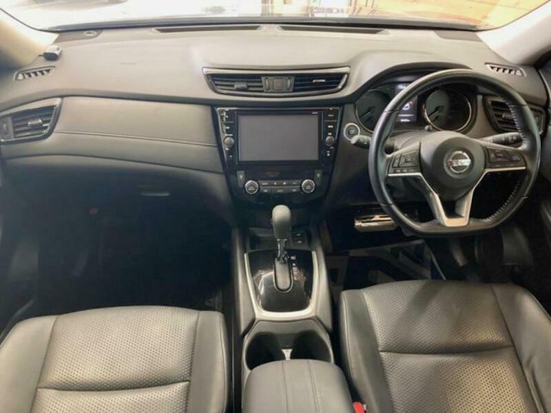 X-TRAIL-1