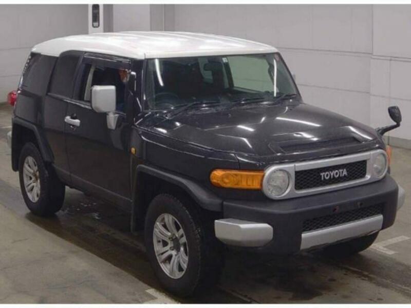 TOYOTA FJ CRUISER