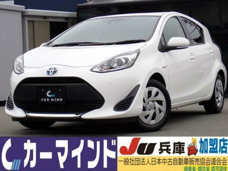TOYOTA　AQUA