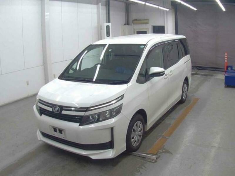 TOYOTA　VOXY