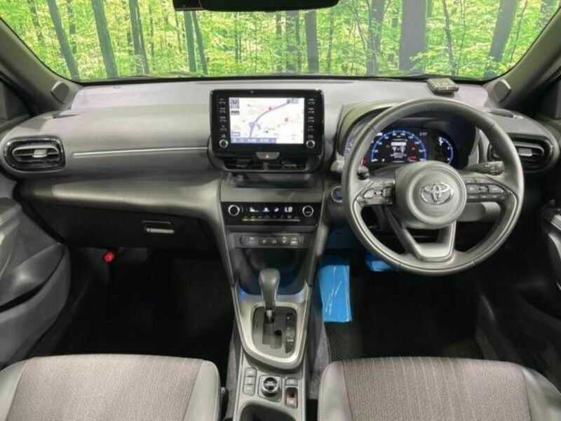 YARIS CROSS