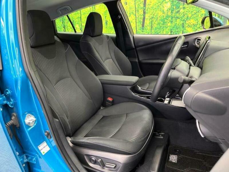 PRIUS PHV-8
