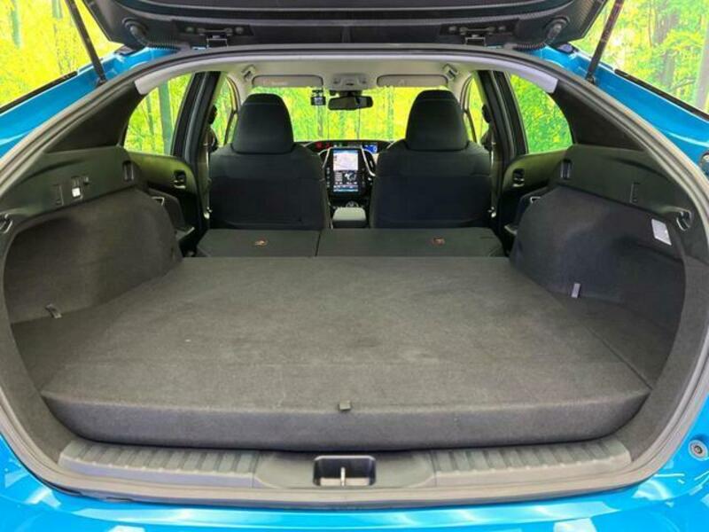 PRIUS PHV-10