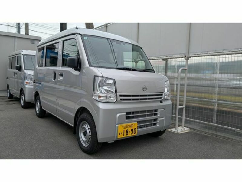 NISSAN CLIPPER VAN