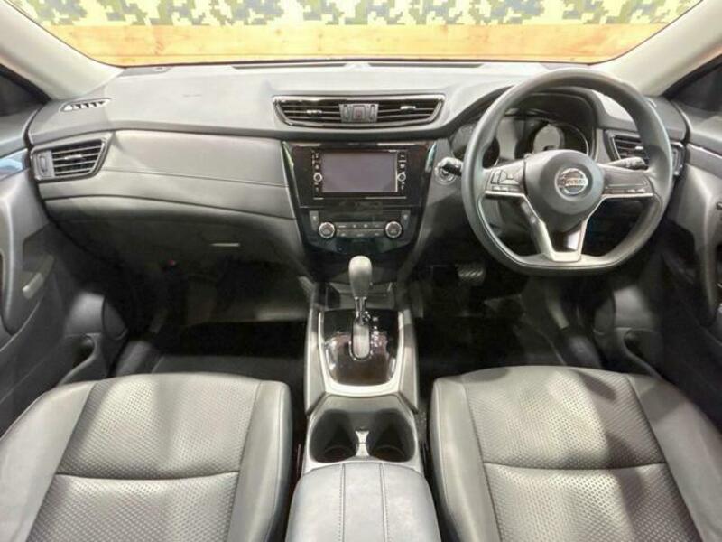 X-TRAIL-1