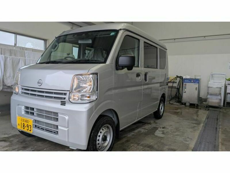 NISSAN CLIPPER VAN