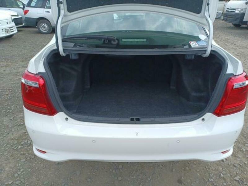 COROLLA AXIO