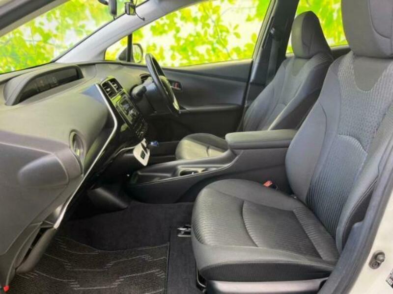 PRIUS-4