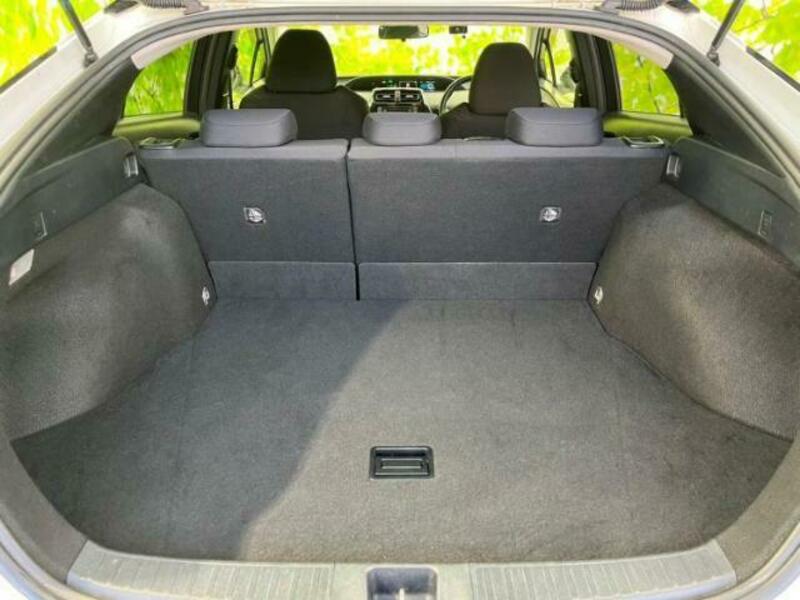 PRIUS-6