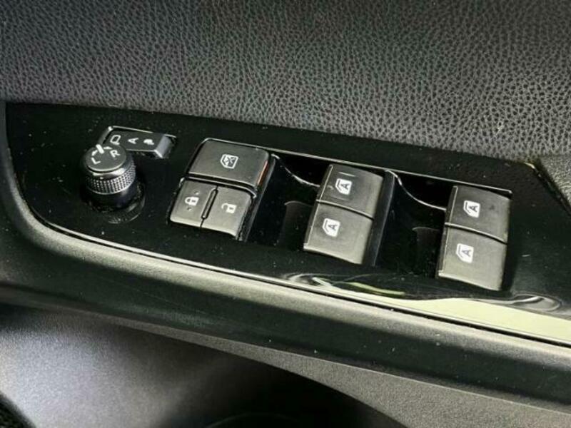 PRIUS-11