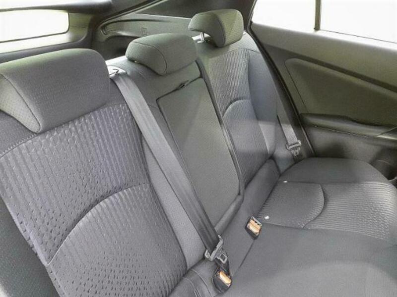 PRIUS-4