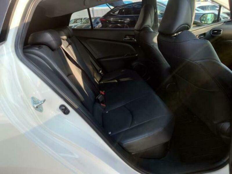 PRIUS-4