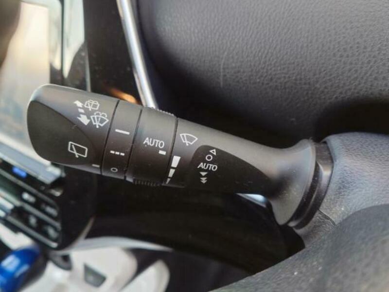 PRIUS-16