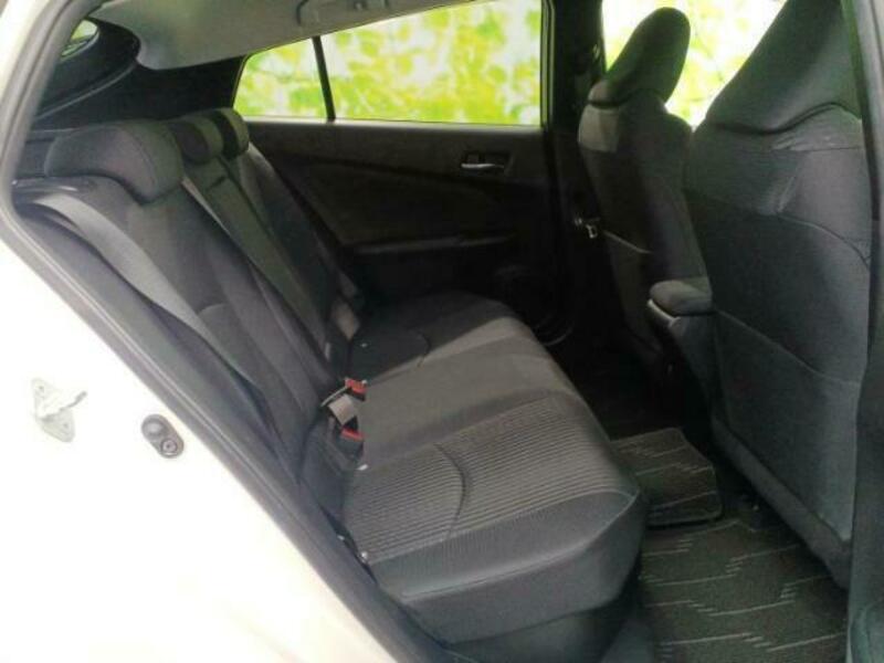 PRIUS-4