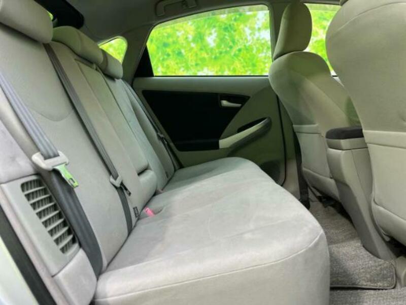 PRIUS-4