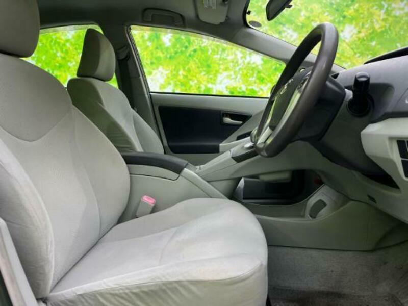 PRIUS-3