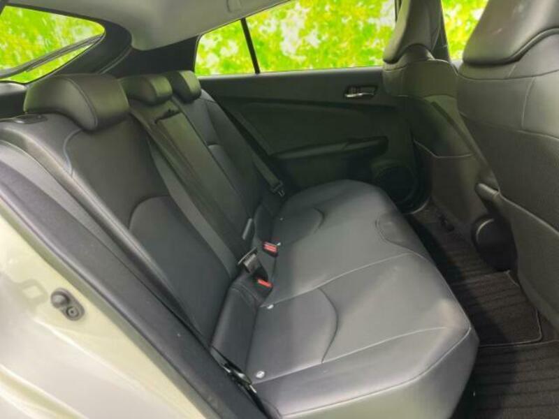 PRIUS-4