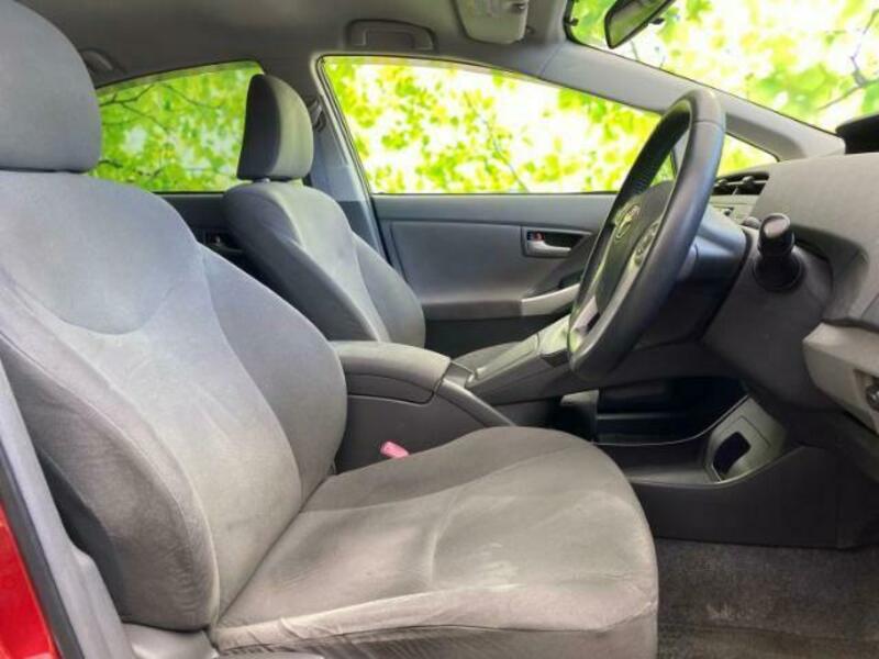 PRIUS-4